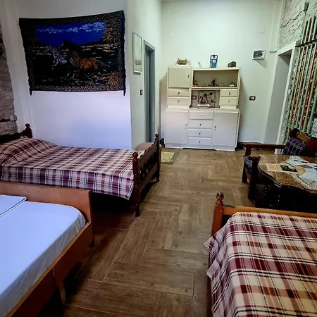 Penzion çelo's House Gjirokastër