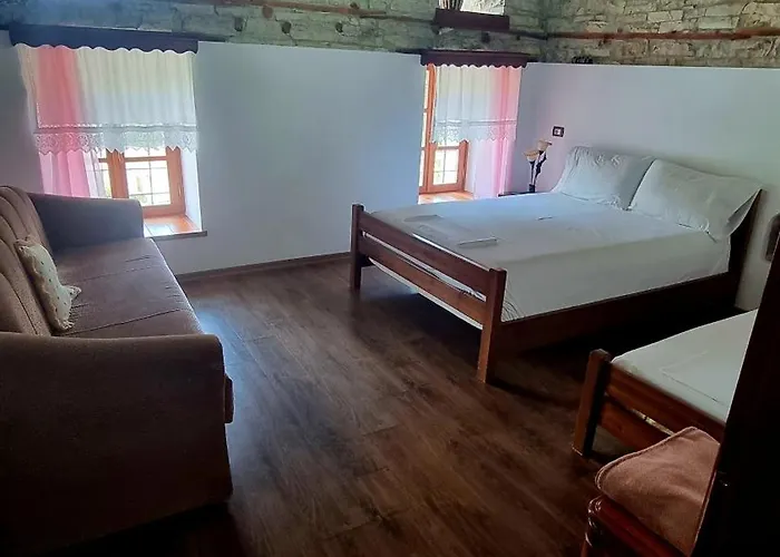 çelo's House * Gjirokastër